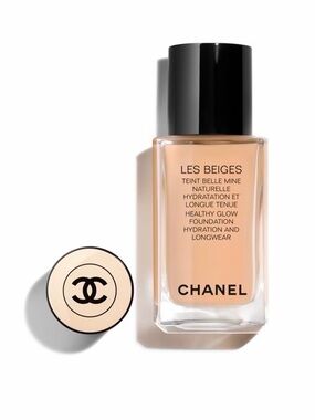 CHANEL Les Beiges Liquid Foundation - Beige & Black Accents